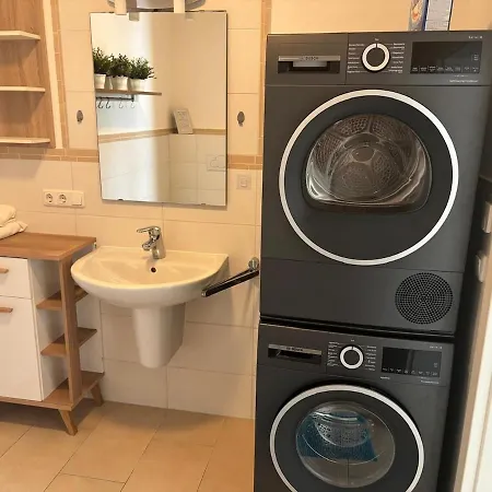 Apartment Schöne Einliegerwohnung Mit Stellplatz Würzburg