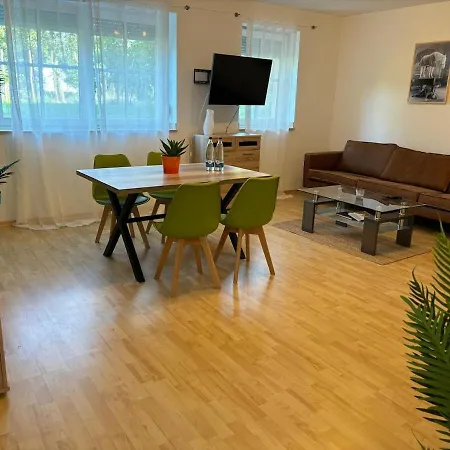 Schöne Einliegerwohnung Mit Stellplatz * Würzburg