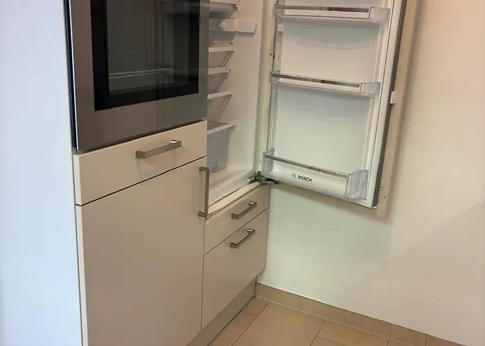 Schoene Einliegerwohnung Mit Stellplatz Daire Würzburg