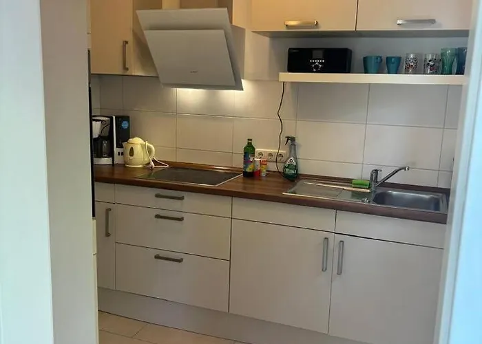 Schoene Einliegerwohnung Mit Stellplatz Daire Würzburg