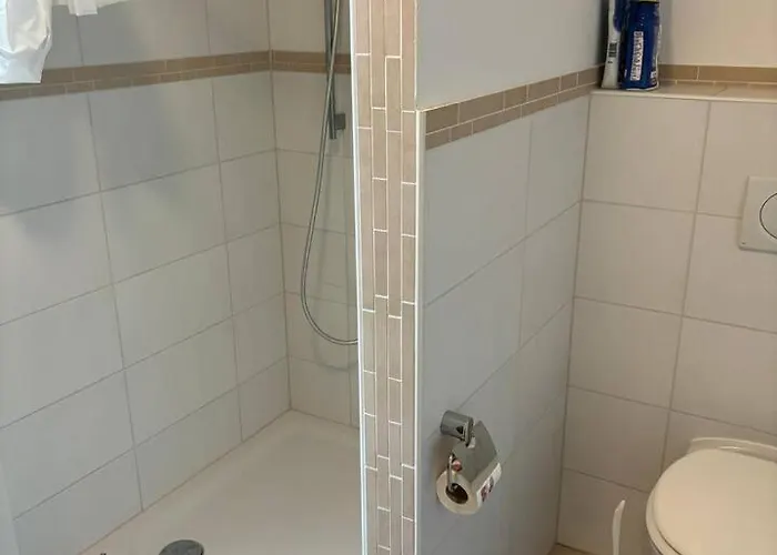 Schoene Einliegerwohnung Mit Stellplatz * Würzburg